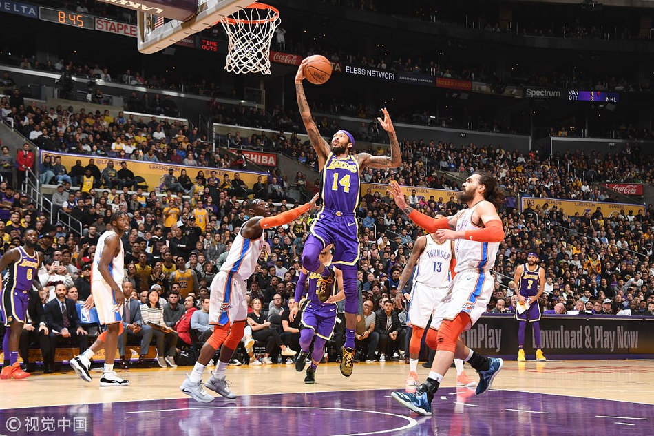 她自幼获得 她自幼获得